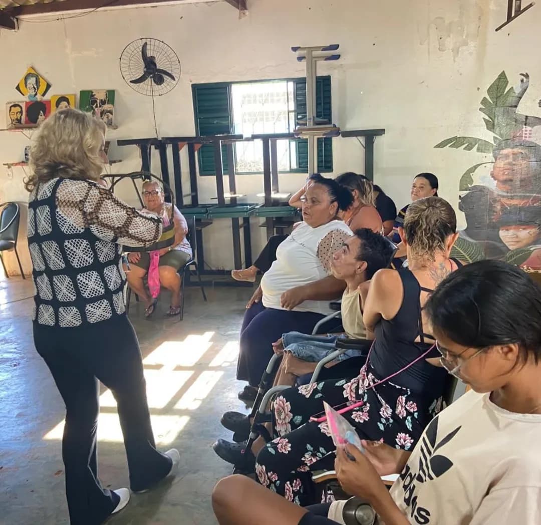 Tecendo Futuros: Aula de Crochê e Autonomia Feminina